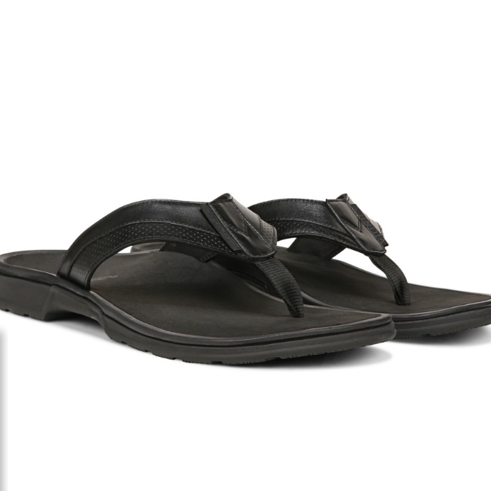 Brand new Vionic, men’s leather flip flops. never worn. New in box. Size 7M